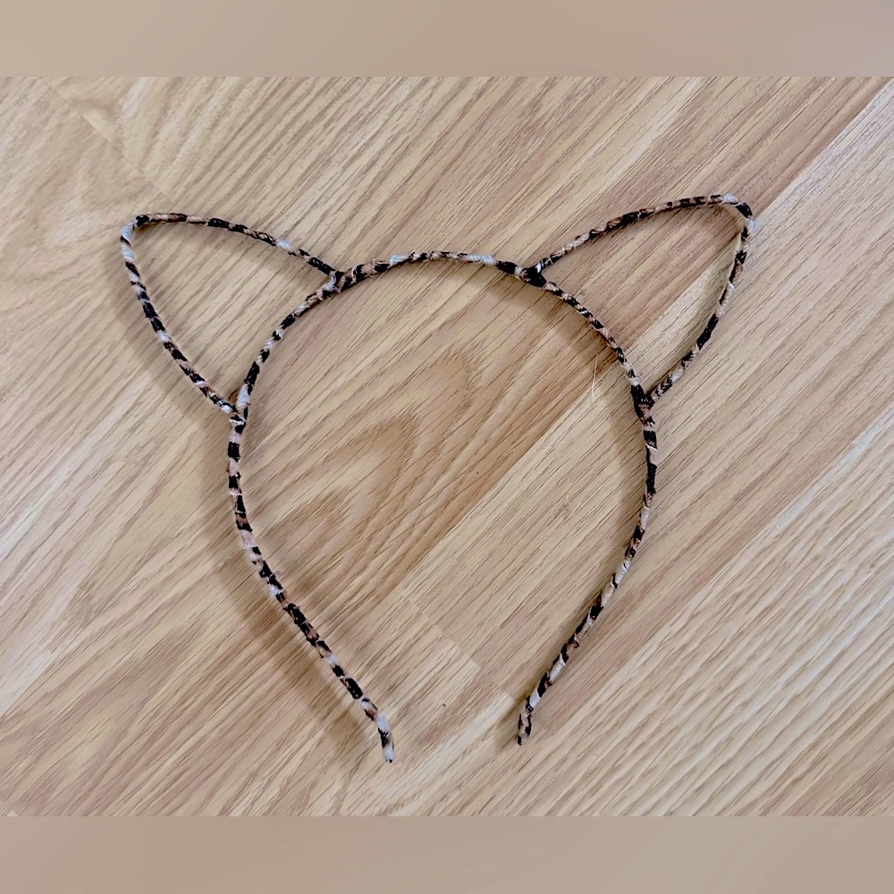 🖤🐱Leopard Print Cat Ears Headband🐱🖤